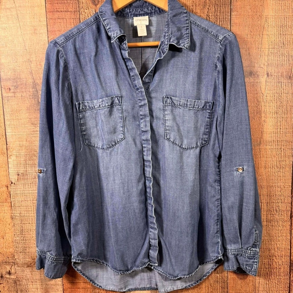 Chico's Chambray Denim Button Down Shirt Womens Size 1 Medium Relaxed Lyocell